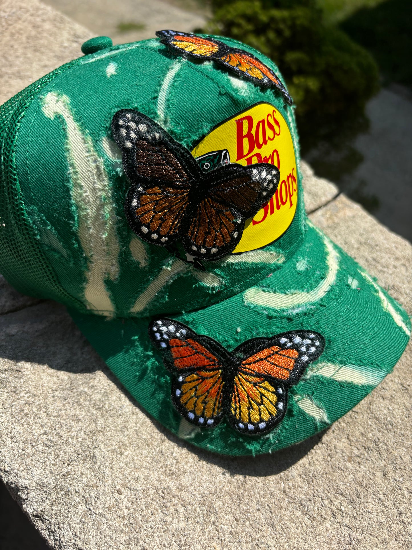 Green Smiley Trucker w Butterflies